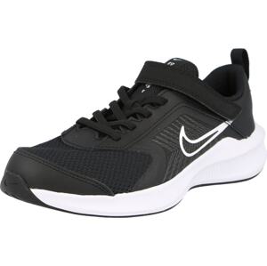 NIKE Sportovní boty 'Downshifter 11' černá / bílá