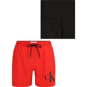 Calvin Klein Swimwear Plavecké šortky červená / černá